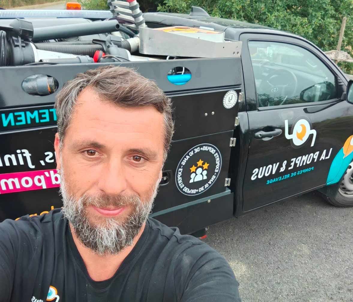 _1-David-technicien-chez-La-Pomp-et-Vous-