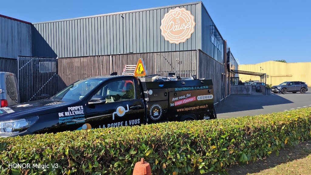 Intervention d'entretien d'une pompe de relevage avec hydrocurage à Cholet